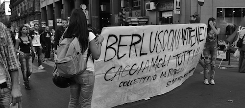 Berlusconi_protest-