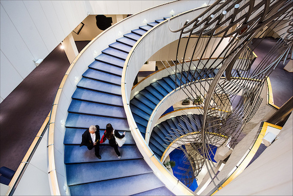 Eu_parliament_staircase-